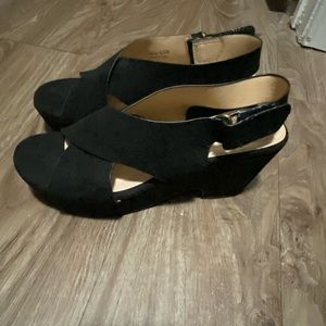 NEW NEVER WORN! CL by Laundry Black Wedges in Women’s size 8.5